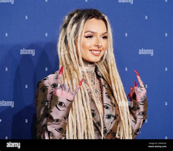 Zhavia Ward from USA | Popnable